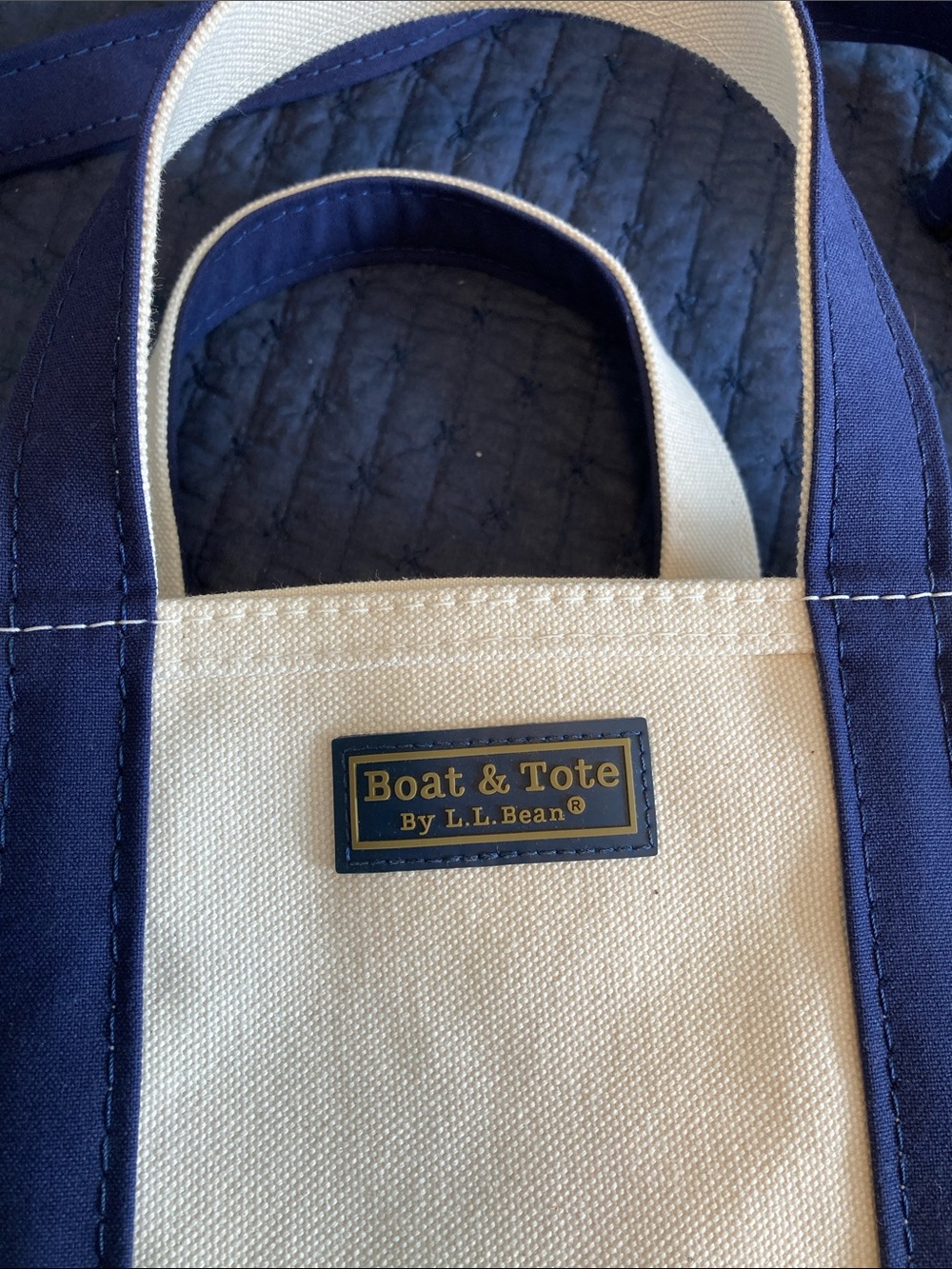 L.L. Bean Boat 1944 Boat and Tote Small Crossbody in Navy and Cream - Picture 2 of 9
